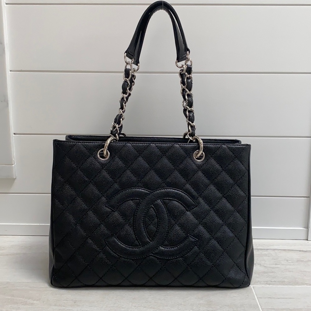 Chanel Grand Shopper